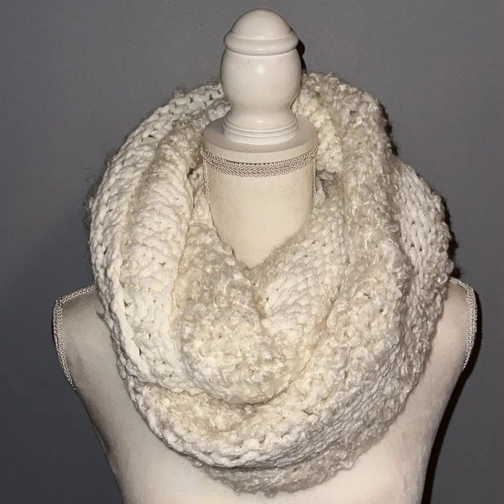 Ann Taylor’s LOFT Infinity Scarf!